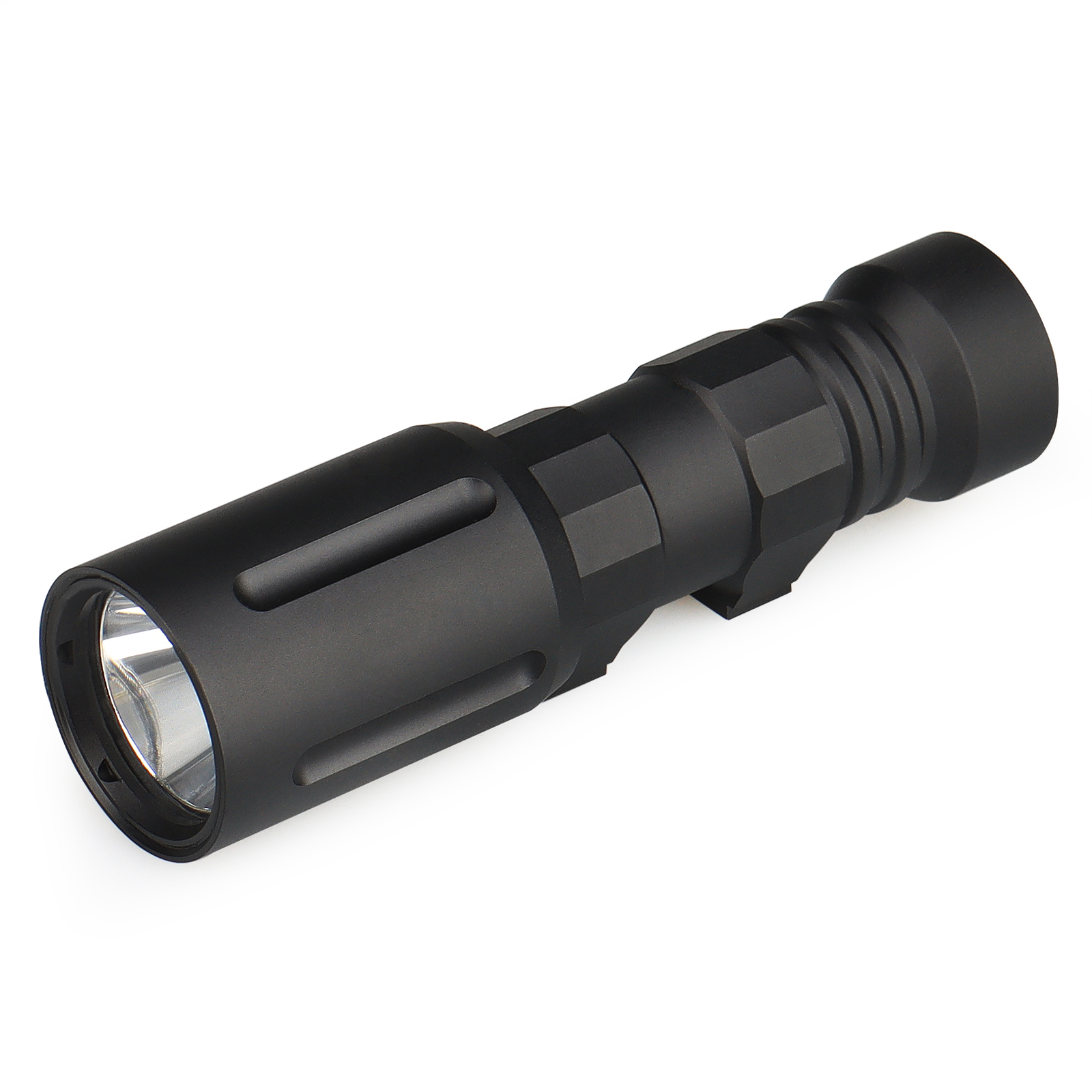 High quality 680 LUMEN LED Flashlight Super Battery Life Cool White 5700K