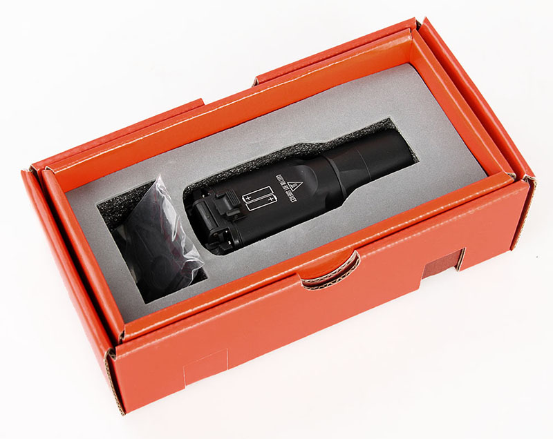 X300U-A Ultra Led Light, LED Flashlight 300 lumens 2.4 hours